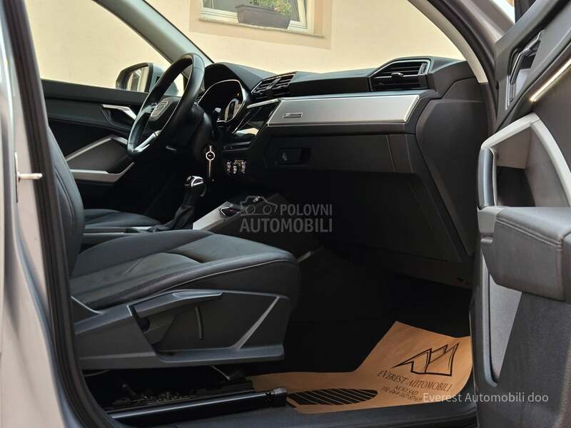 Audi Q3 2.0TDi/BUSINESS/SB