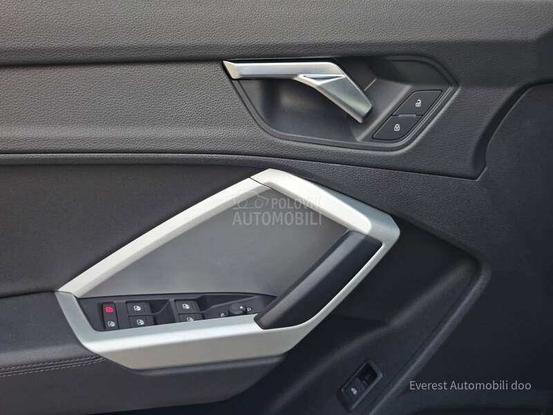 Audi Q3 2.0TDi/BUSINESS/SB