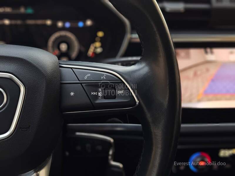 Audi Q3 2.0TDi/BUSINESS/SB