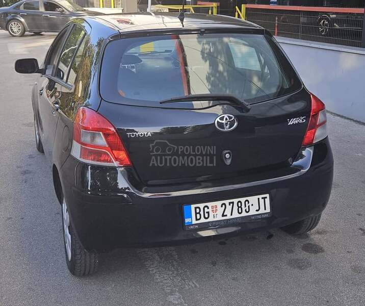 Toyota Yaris 1.3b, 2010. god.