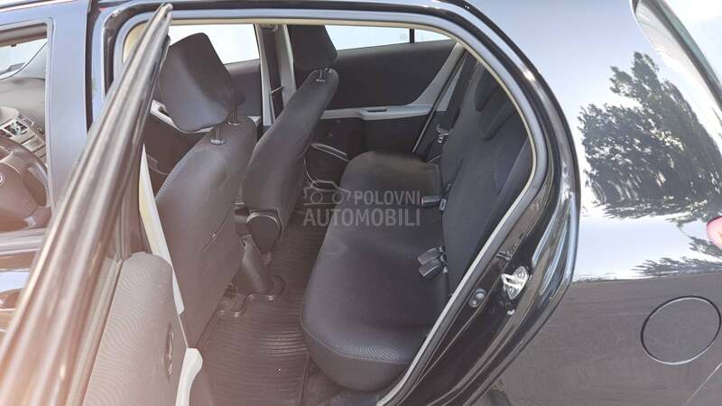 Toyota Yaris 1.3b, 2010. god.