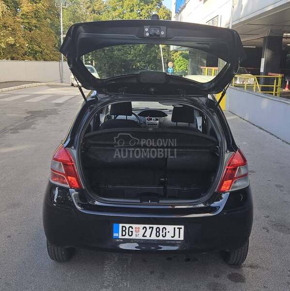 Toyota Yaris 1.3b, 2010. god.
