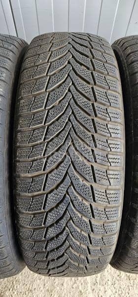 Nexen 225/60 R18 Zimska