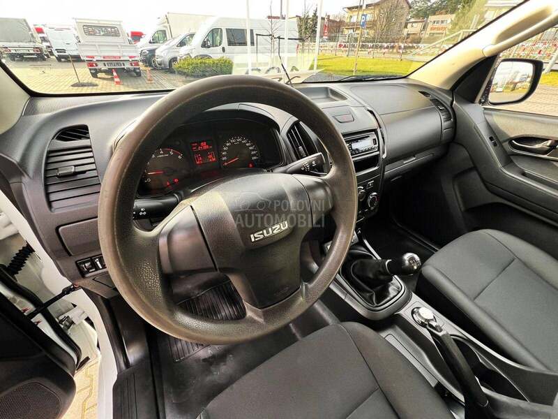 Isuzu SATELLITE