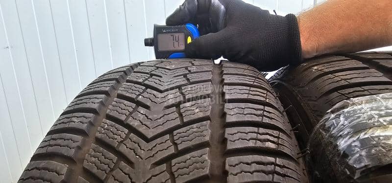 Linglong 215/60 R17 Zimska