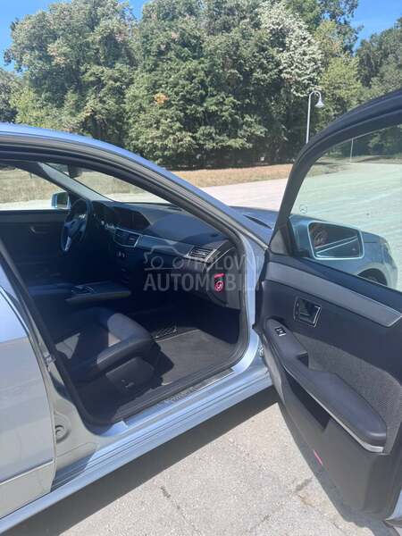 Mercedes Benz E 300 Hybrid
