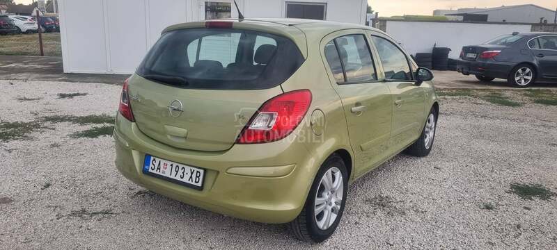Opel Corsa D 1.4 b.e.n.z.i.n