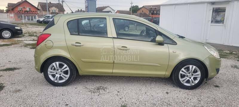 Opel Corsa D 1.4 b.e.n.z.i.n
