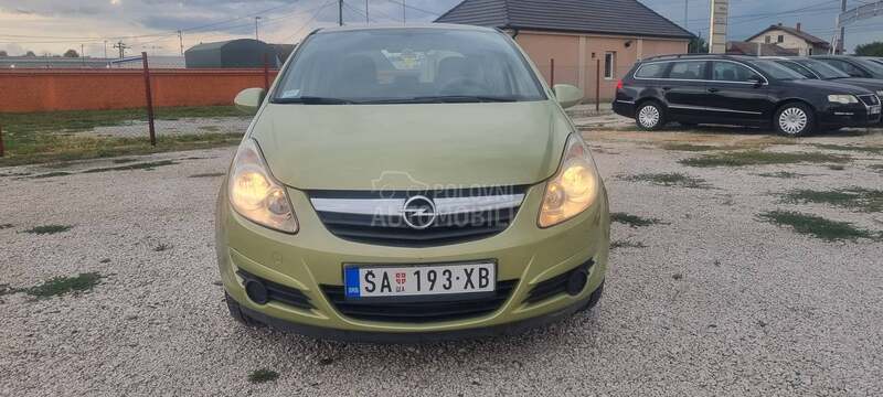 Opel Corsa D 1.4 b.e.n.z.i.n