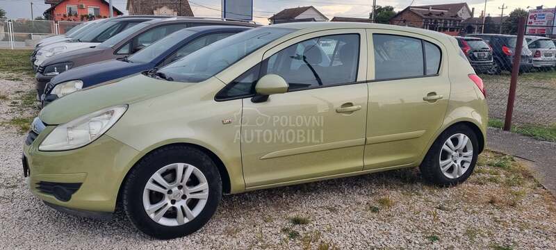 Opel Corsa D 1.4 b.e.n.z.i.n