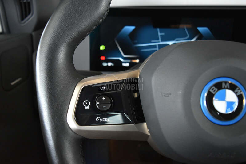 BMW iX xDrive 40