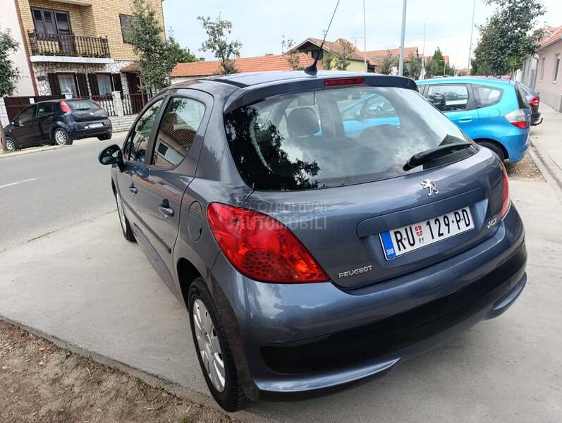 Peugeot 207 1 63000 k m