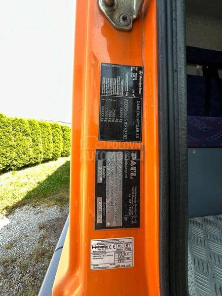 Mercedes Benz ATEGO 2528