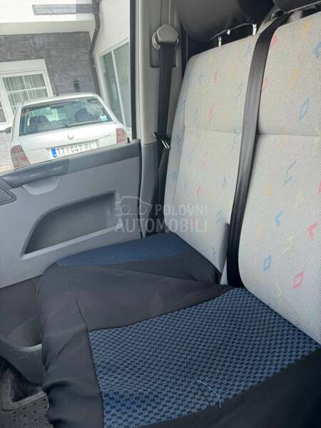 Volkswagen Transporter T5 VW KOMBI T5  HLADNJACA
