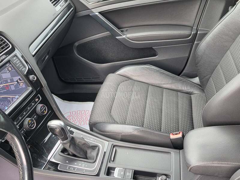 Volkswagen Golf 7 1.4bTGI DSG/LEDNAV