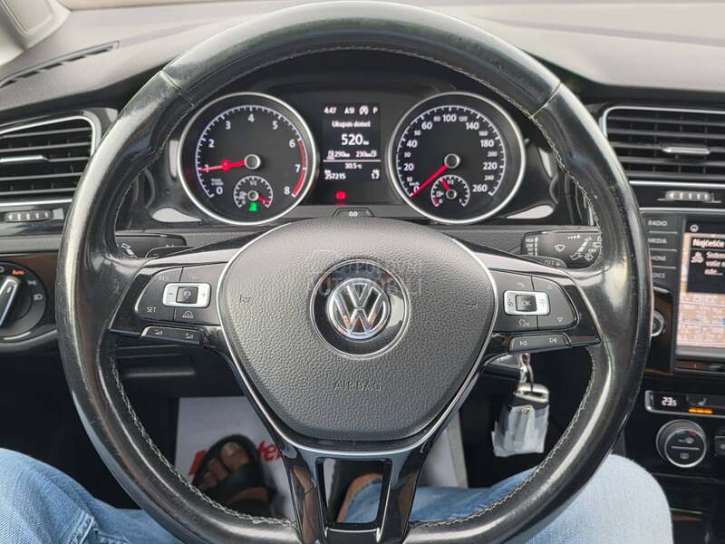 Volkswagen Golf 7 1.4bTGI DSG/LEDNAV