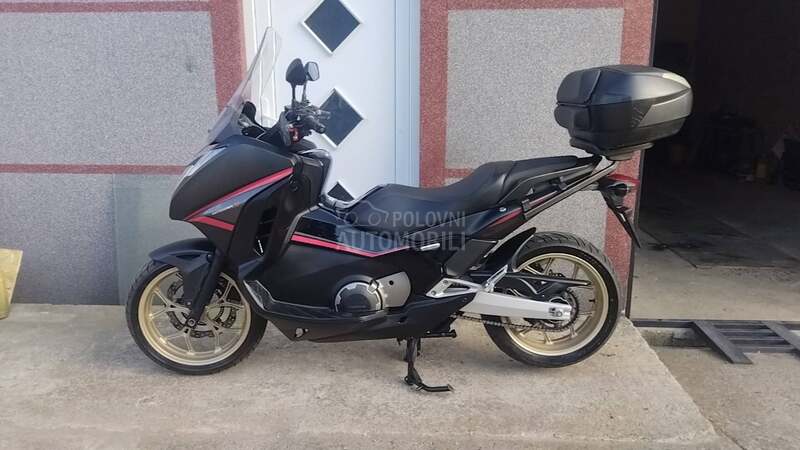 Honda Integra 750 S