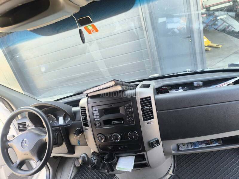 Mercedes Benz Sprinter 