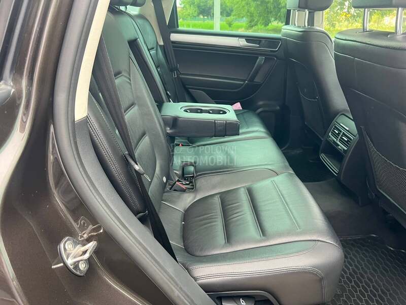 Volkswagen Touareg 262 k s/RESTAJL/