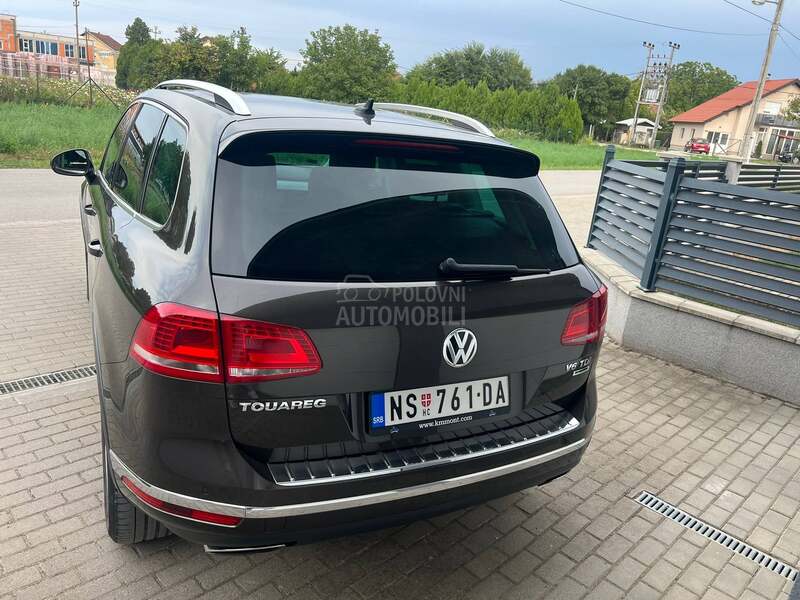 Volkswagen Touareg 262 k s/RESTAJL/