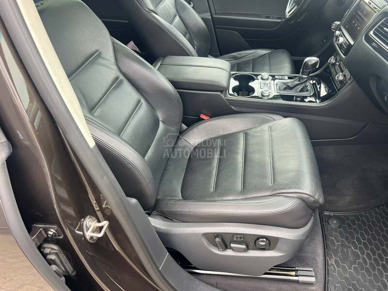 Volkswagen Touareg 262 k s/RESTAJL/