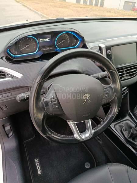 Peugeot 2008 1.2 ALLURE