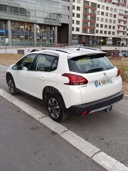 Peugeot 2008 1.2 ALLURE