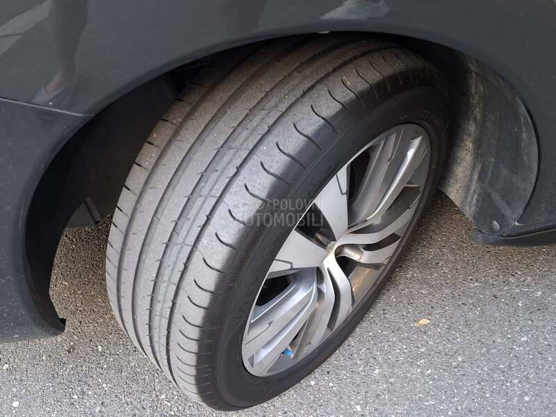 Peugeot 3008 1.6e HDI ALLURE