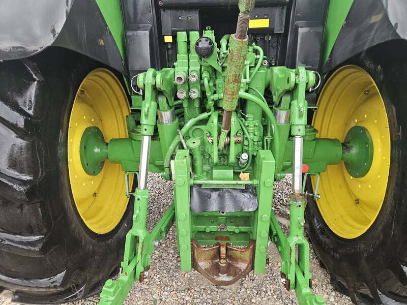 John Deere 6630