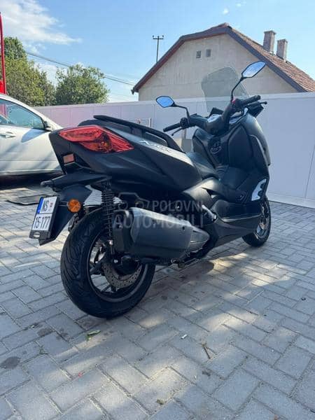 Yamaha x max