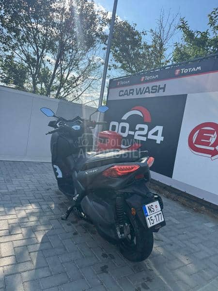 Yamaha x max