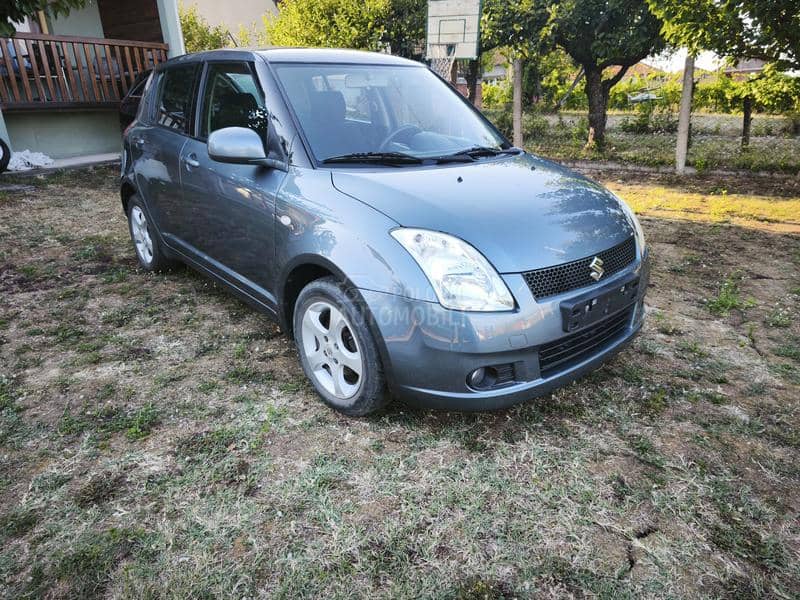 Suzuki Swift 1.3i 4x4