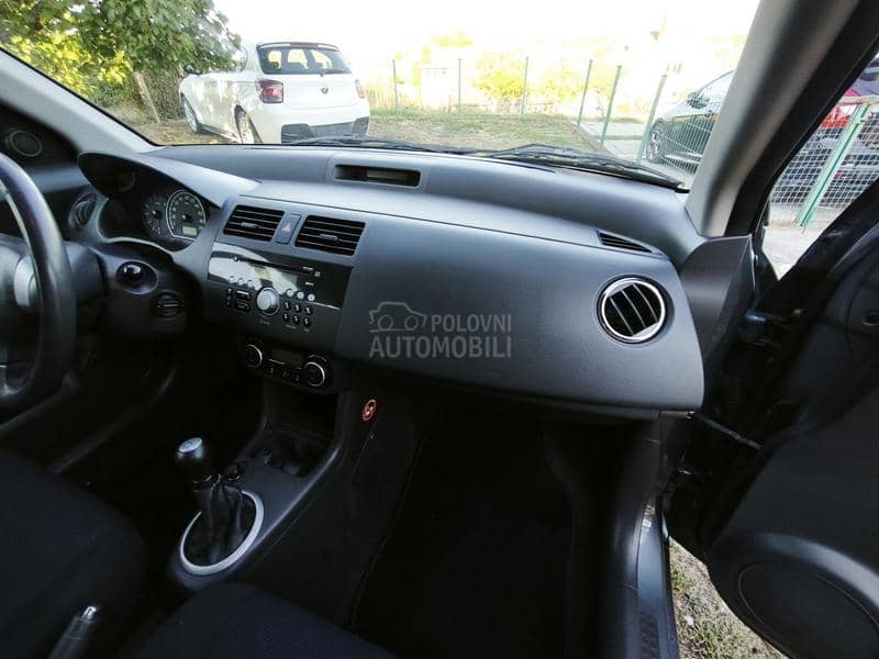 Suzuki Swift 1.3i 4x4