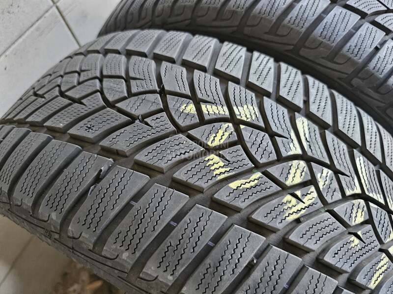 Goodyear 225/50 R17 Zimska