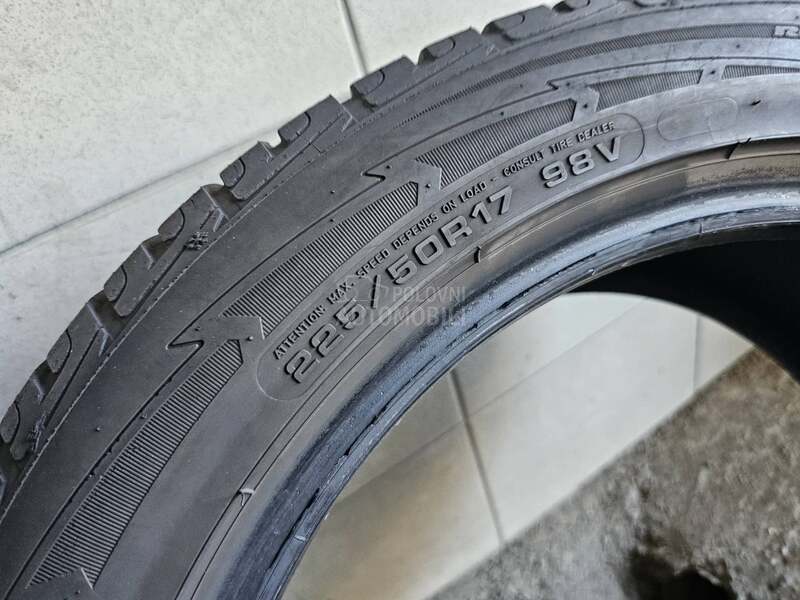 Goodyear 225/50 R17 Zimska