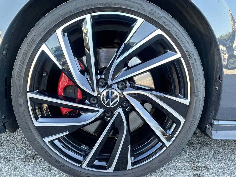 Volkswagen Golf 8 GTI 2.0 TSI DSG