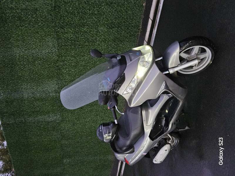Piaggio x8