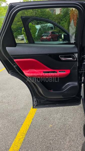 Jaguar F pace R sport