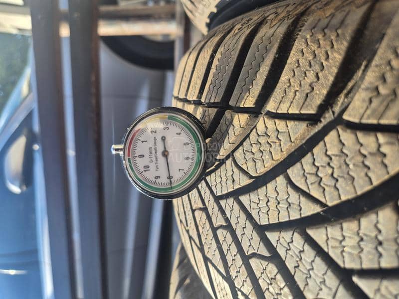 Semperit 205/55 R17 Zimska