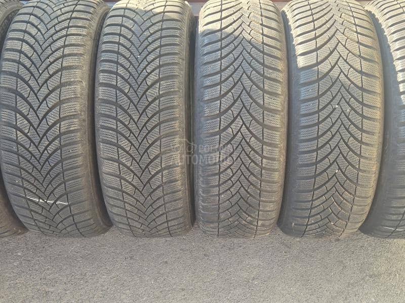 Semperit 205/55 R17 Zimska