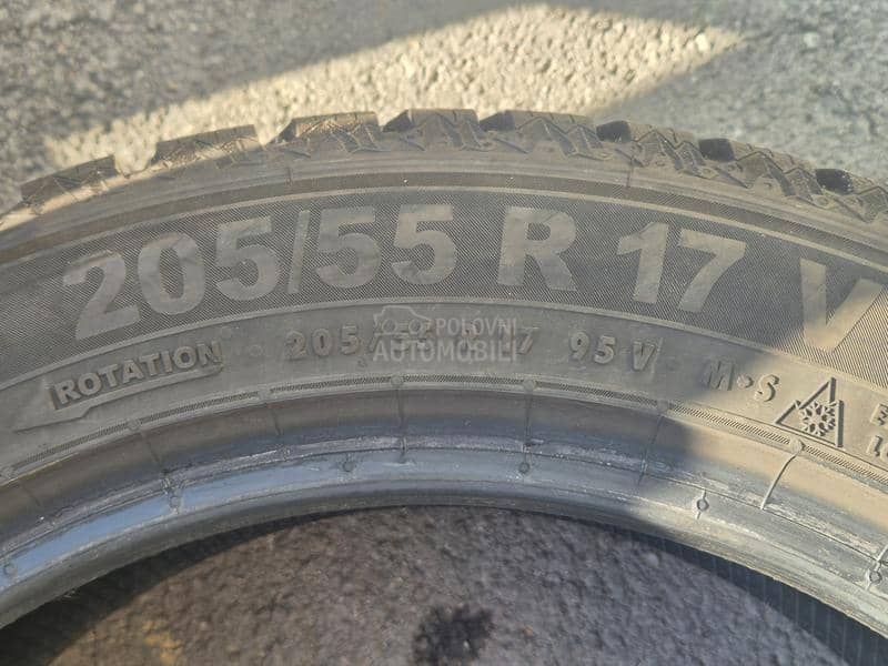 Semperit 205/55 R17 Zimska