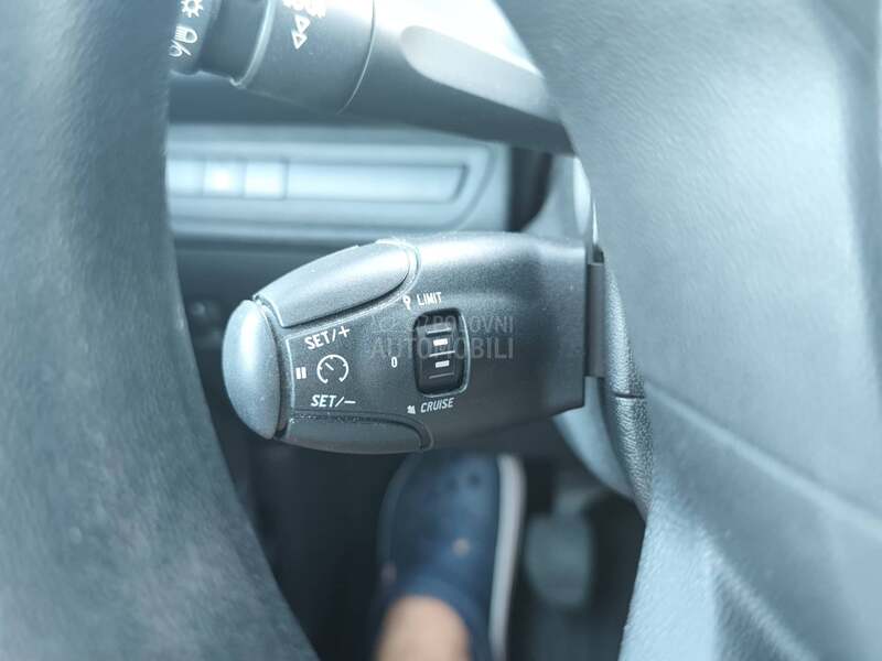 Peugeot 208 /161 000/ LED/MEDIA