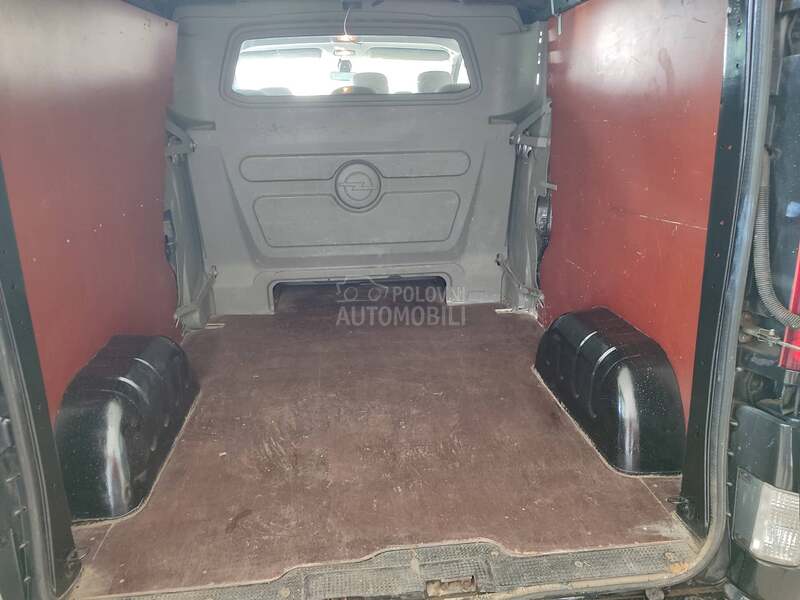 Opel Vivaro 2.5 cdti