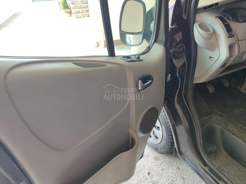 Opel Vivaro 2.5 cdti
