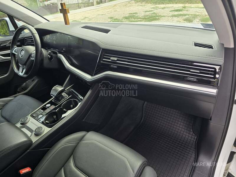 Volkswagen Touareg 3.0TDI/VAZDUH/LED
