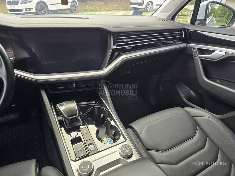 Volkswagen Touareg 3.0TDI/VAZDUH/LED