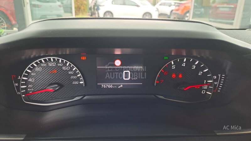 Peugeot 208 1.2 NAV LED 75000