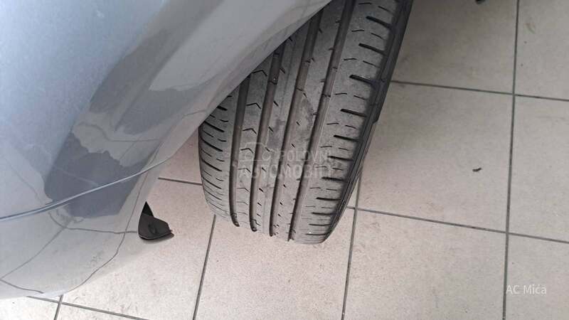 Peugeot 208 1.2 NAV LED 75000