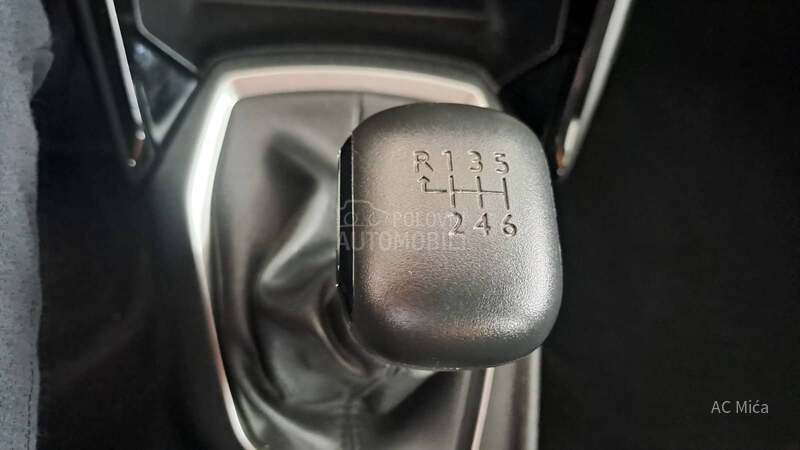 Peugeot 208 1.2 NAV LED 75000