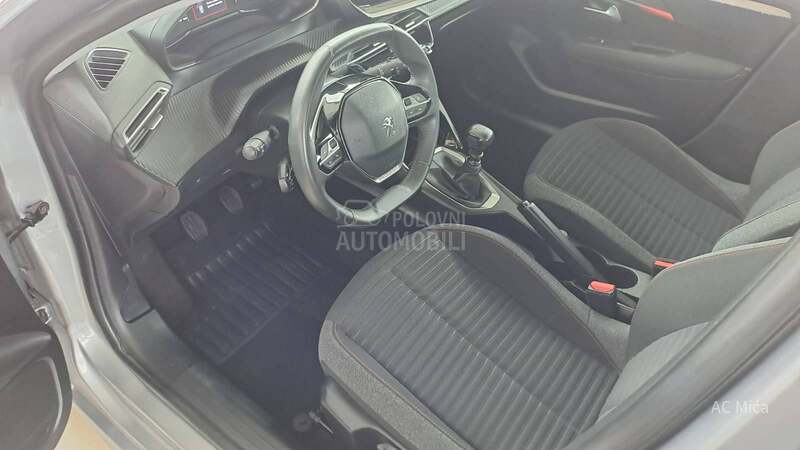 Peugeot 208 1.2 NAV LED 75000